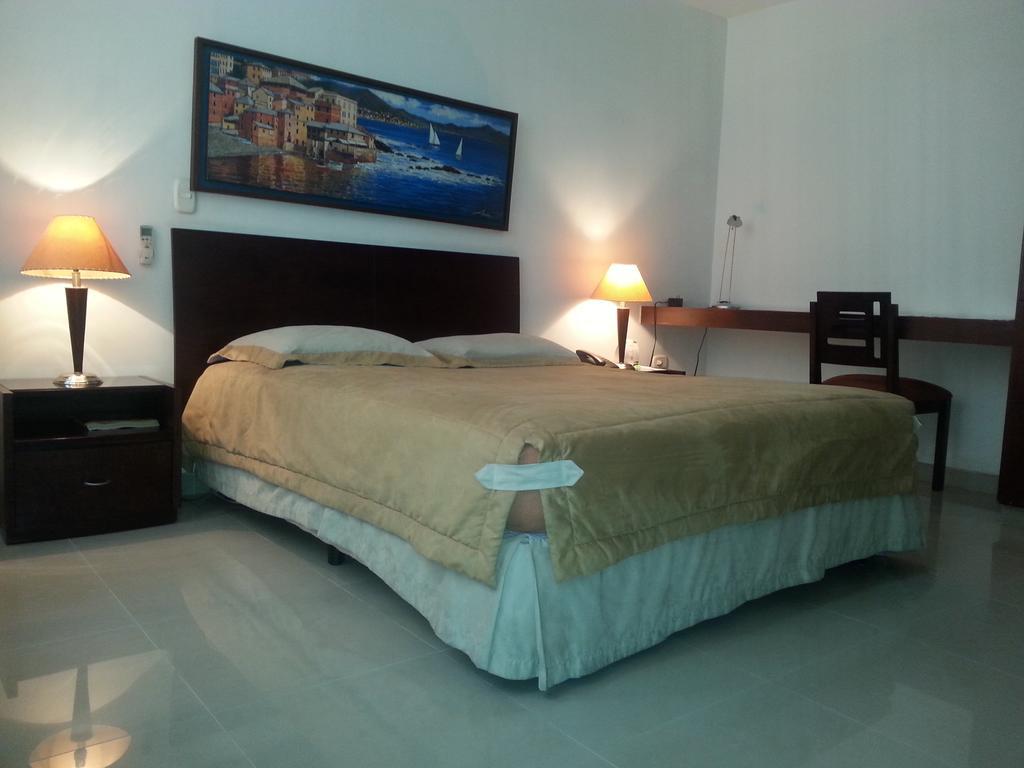 Hotel Cuarta Avenida Cali Exterior photo